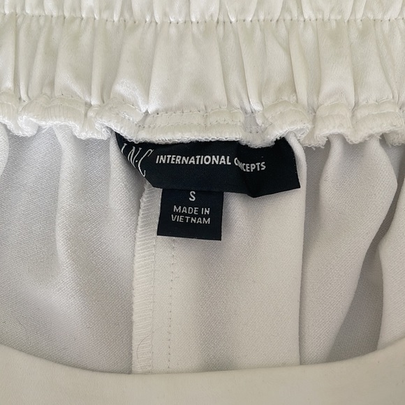 NWOT - INC Women’s Fancy White Jogger Style Trousers with Side Pockets, Size S. - Picture 2 of 4